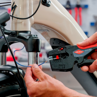 Многофункциональный инструмент для электриков NexStrip Multitool Knipex_4